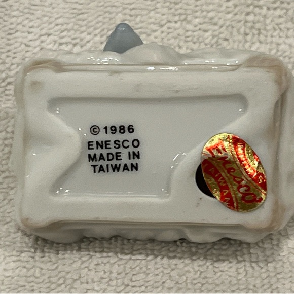 VINTAGE Baby Jesus Enesco Porcelain Nativity Circa 1986 Replacement Piece. - Picture 6 of 13